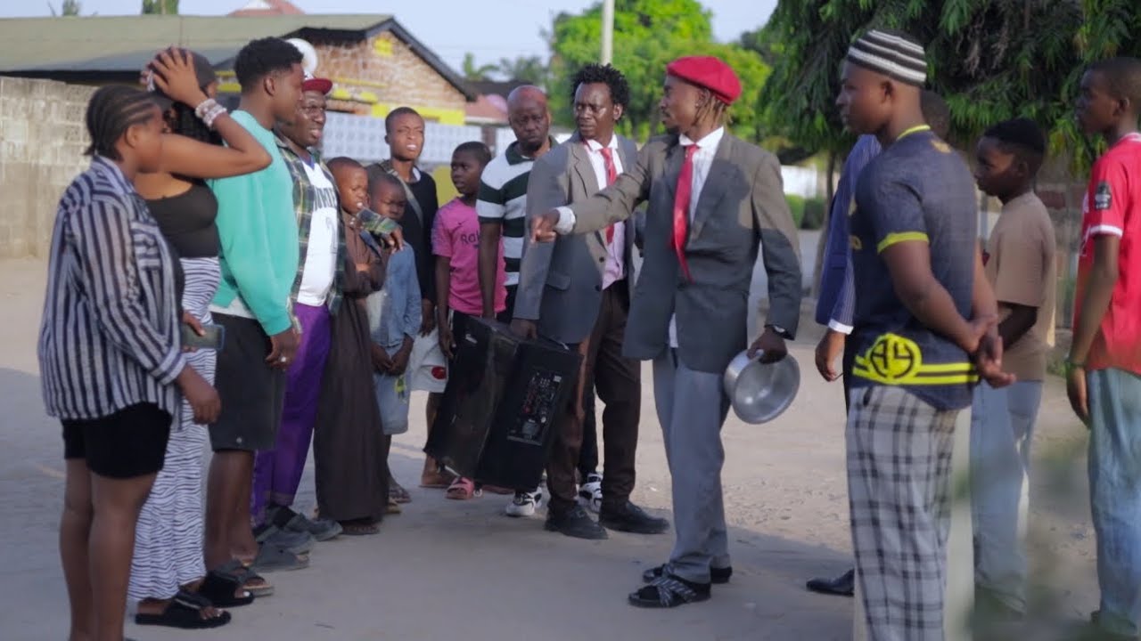 UTACHEKA NDARO NA STEVE WALIVOUMBUKA ET WACHUNGAJI
