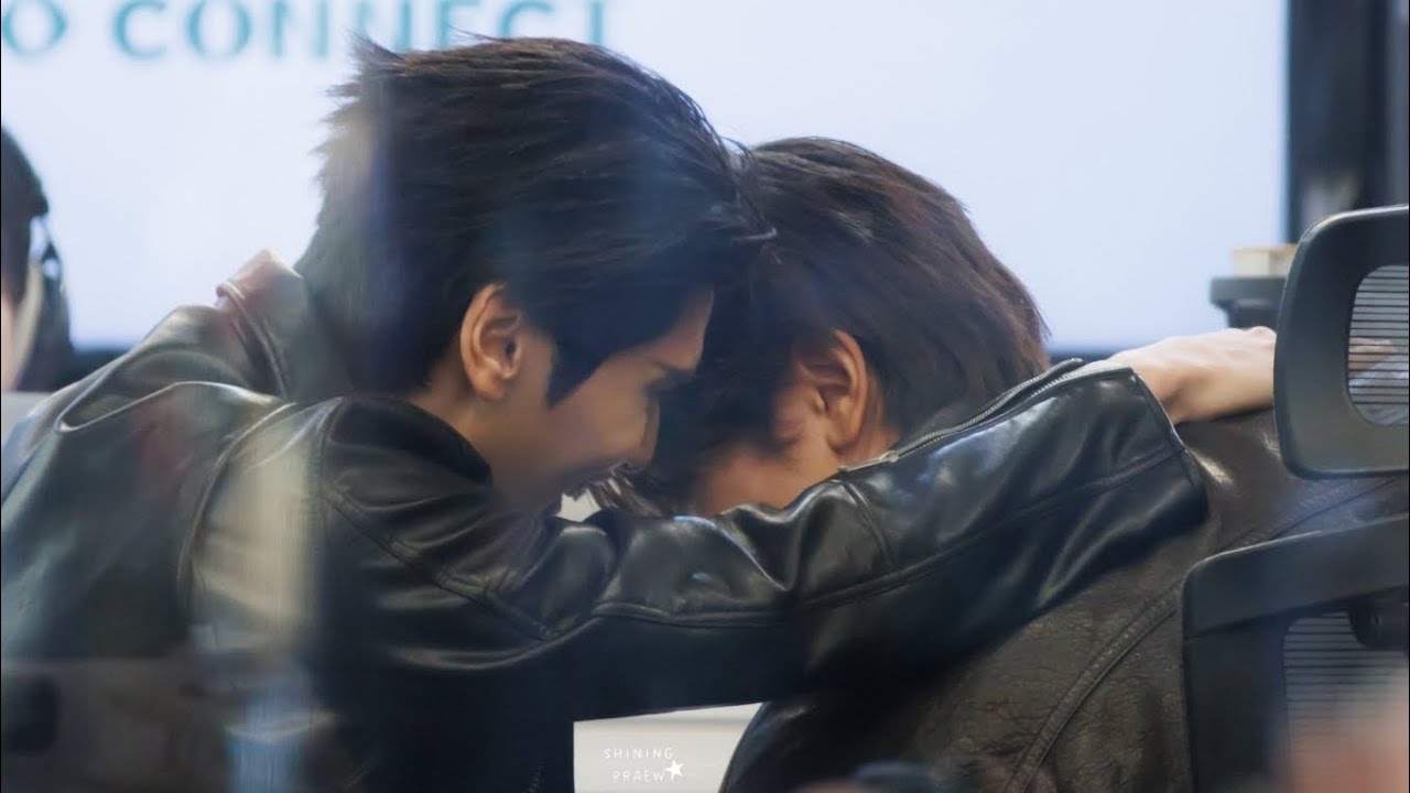 Fancam || JoongDunk ช่วงสัมภาษณ์  flex (ผ่านกระจก) 