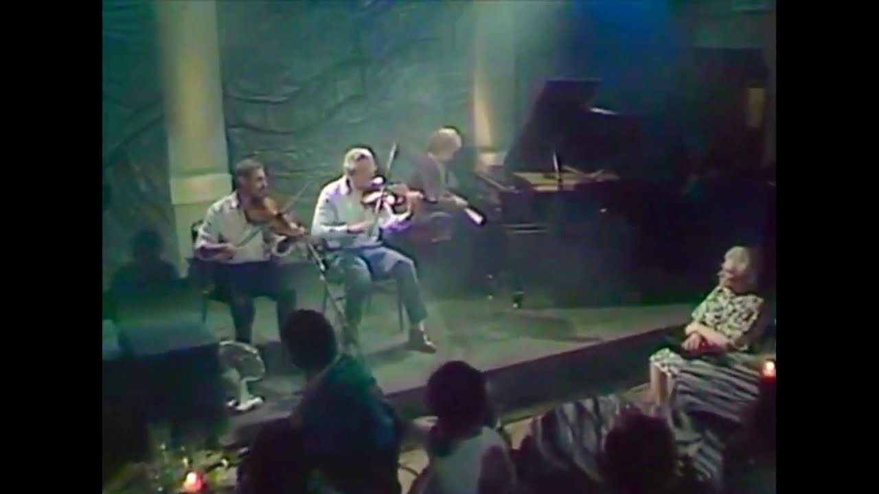 Beautiful fiddle playing from Willie Hunter & Aly Bain 1986