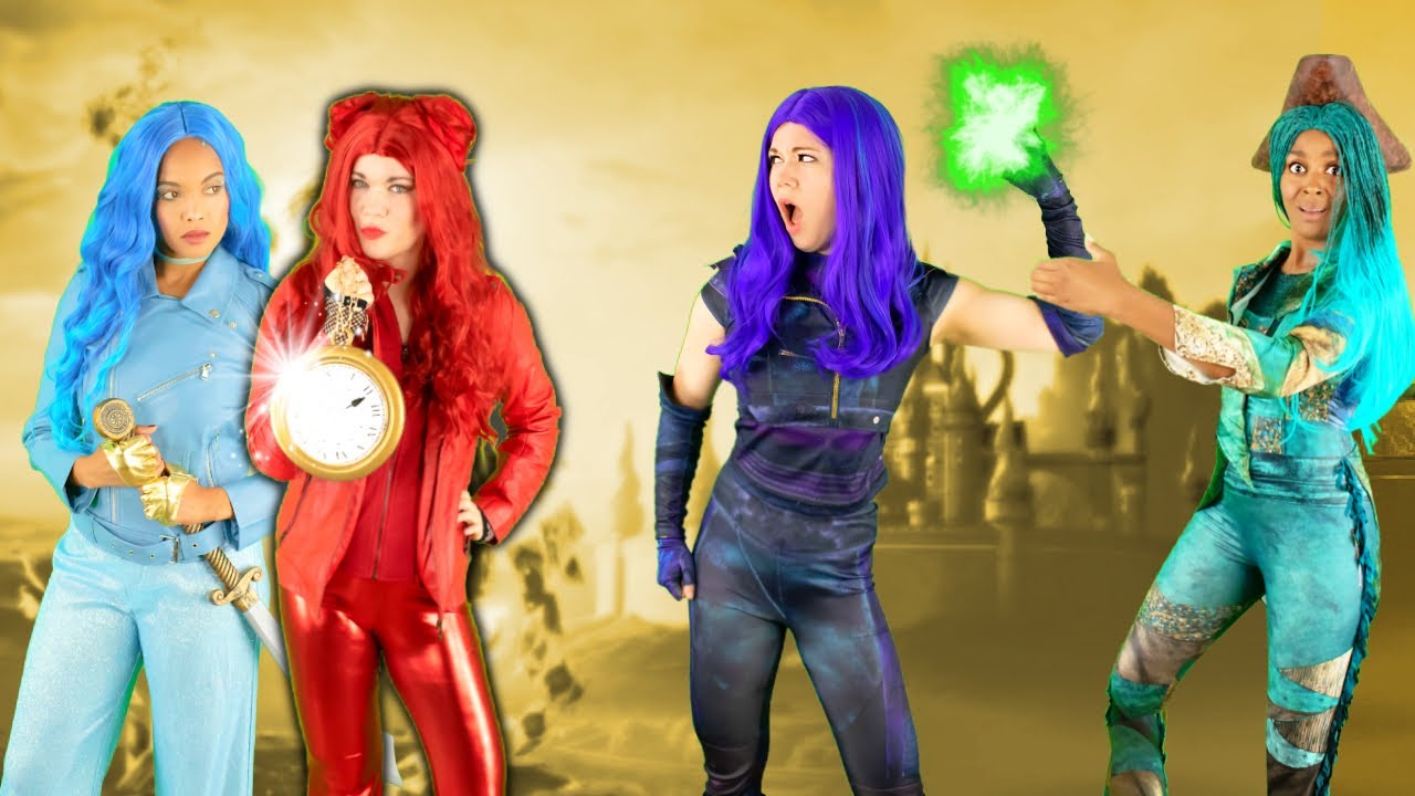 NEW Descendants Meet OLD Descendants | Red vs Mal