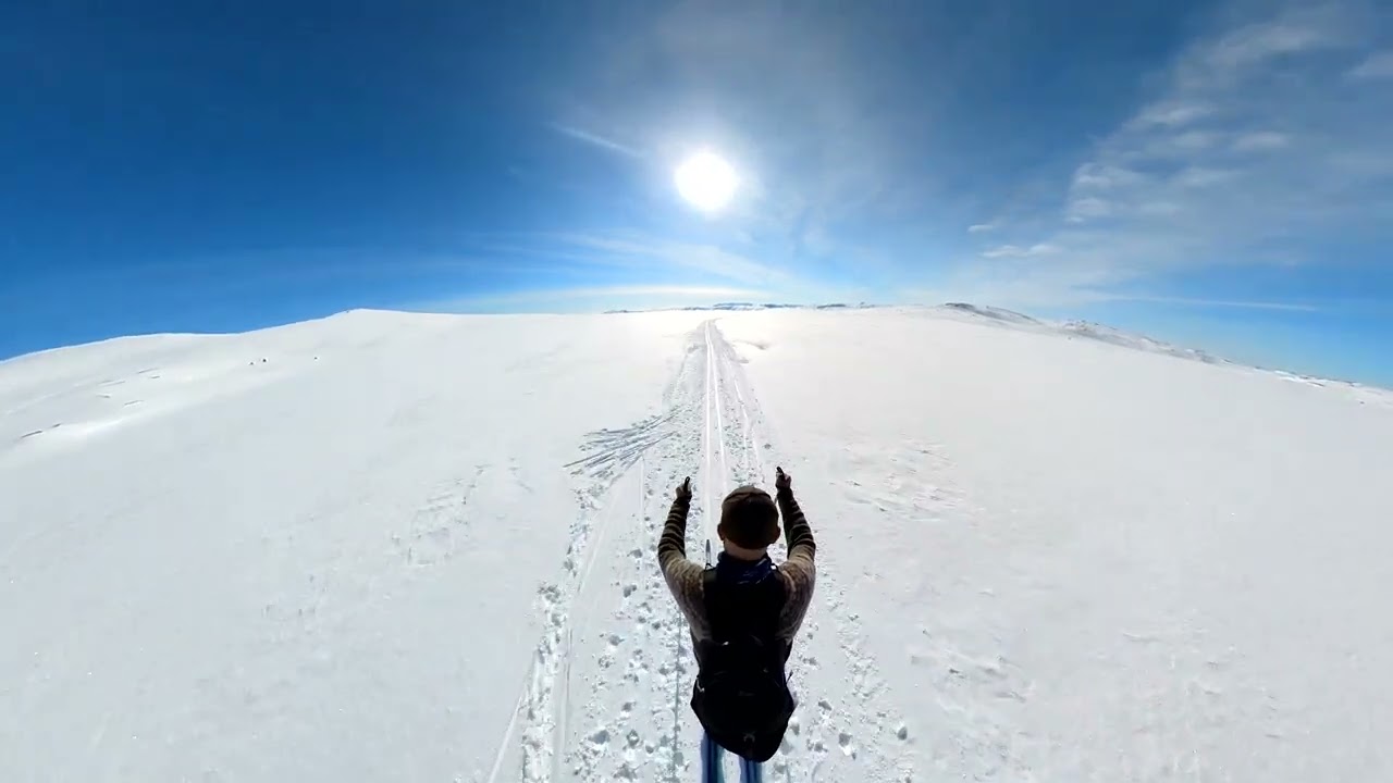 Ned fra fjellet på ski
