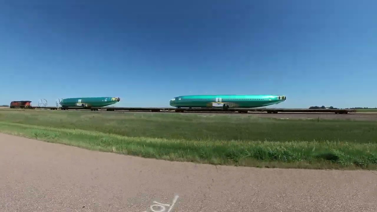 Chasing a BNSF Train Hauling Boeing 737 Fuselages Through Kansas