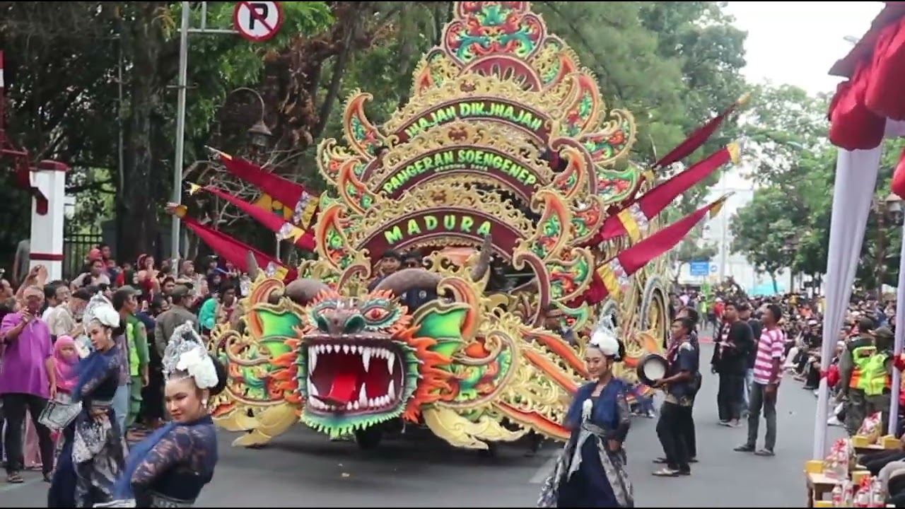Grup Pangeran Soengenep Madura Ikut Meramaikan Solo Batik Carnival 2023