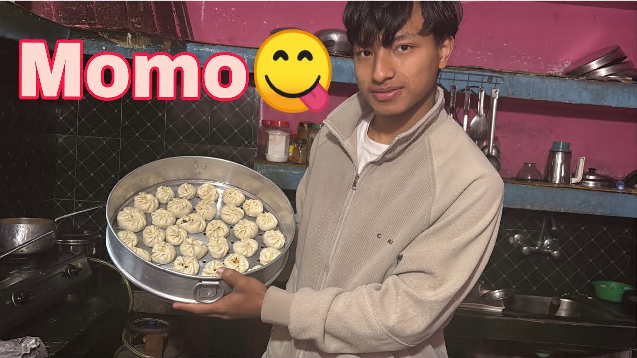 Gau ma family sanga momo banayera khadai😍😋// new vlog😛//@Sandeshthakali 