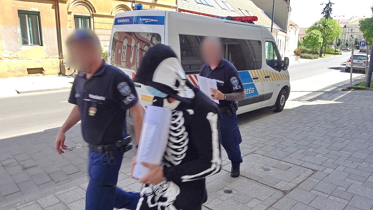 Emberrabl&aacute;s &ouml;t gyan&uacute;s&iacute;tottja ker&uuml;lt letart&oacute;ztat&aacute;sba Szombathelyen, k&ouml;zt&uuml;k k&eacute;t fiatalkor&uacute;