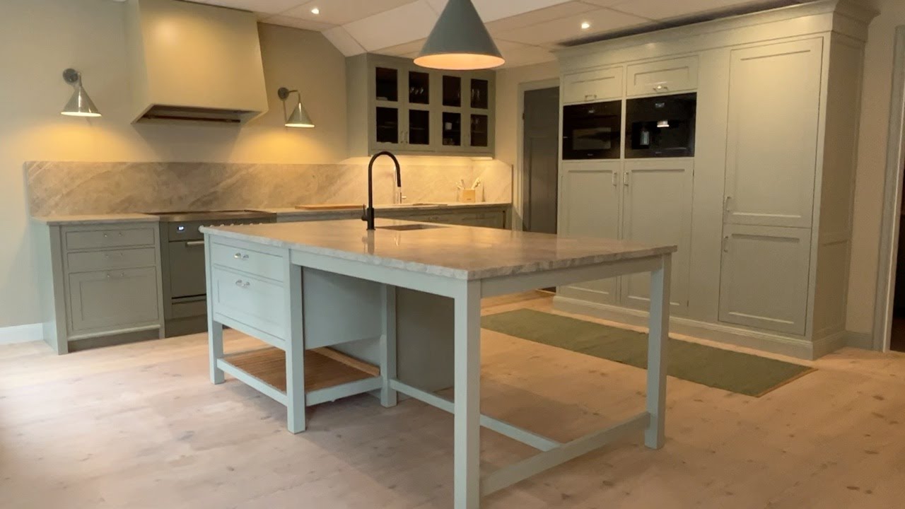 K&ouml;p K&ouml;k Kv&auml;num Ekeby/ Steneby med k&ouml;ks&ouml; & vitvaror Miele & Ilve p&aring; Klaravik