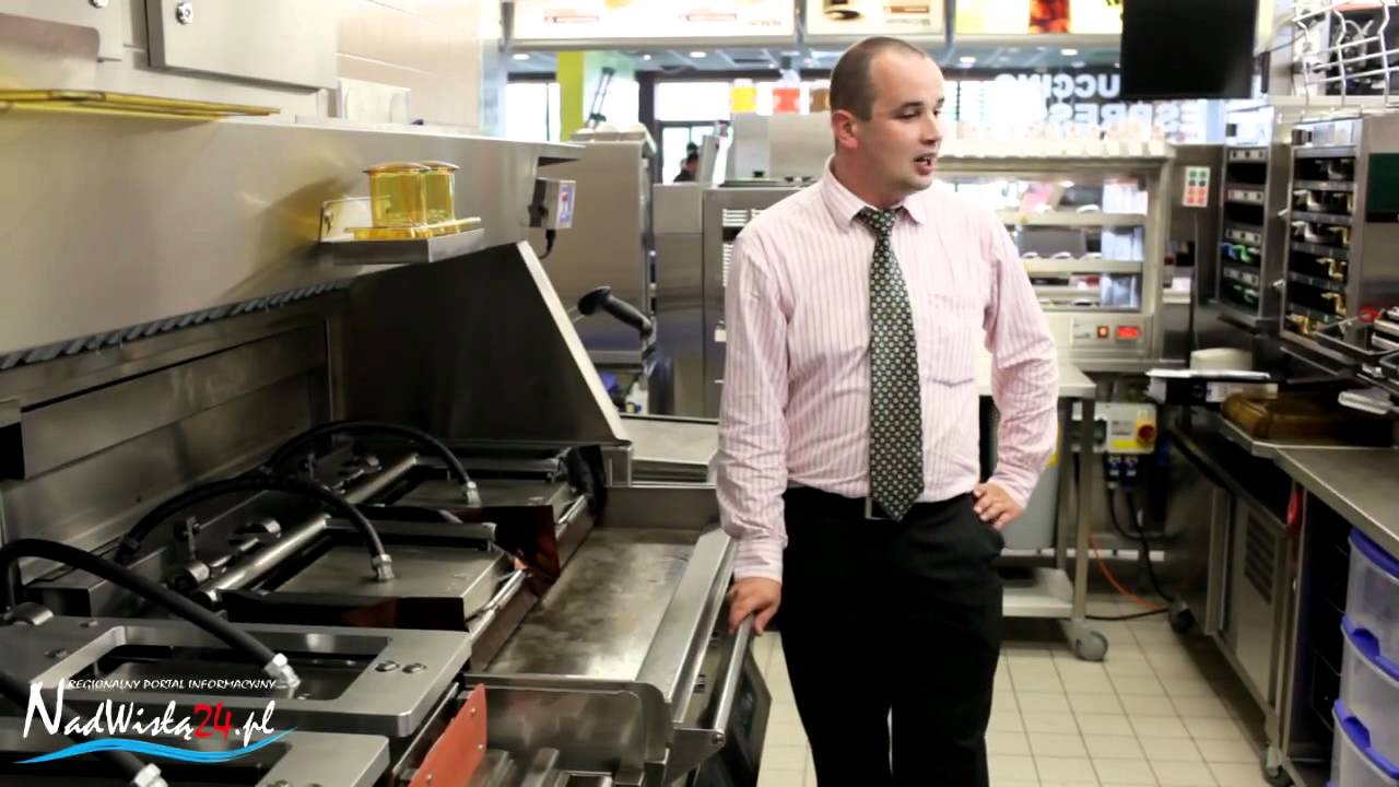 McDonald`s przed otwarciem w Tarnobrzegu 20.07.2011 HD Cz.1