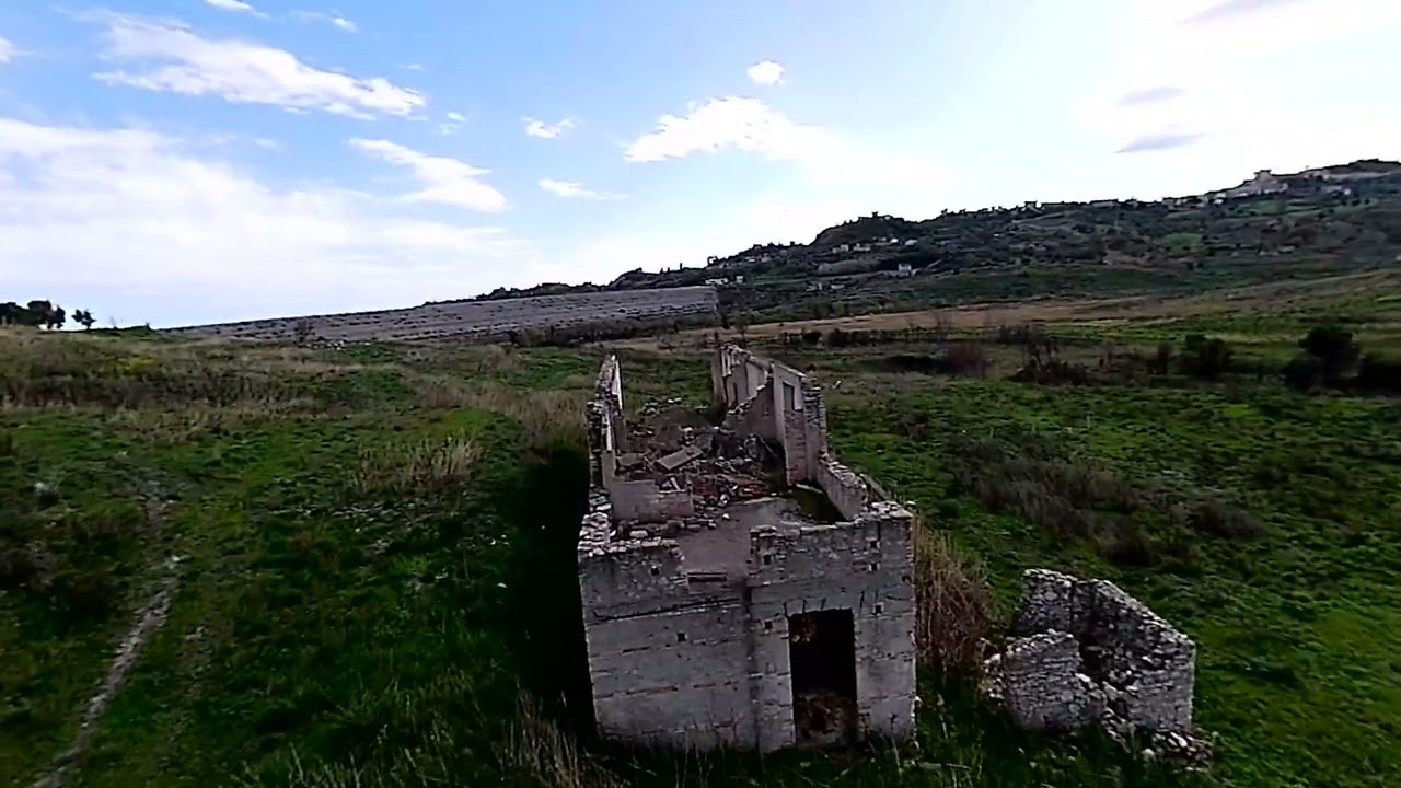 Sul fondo della diga