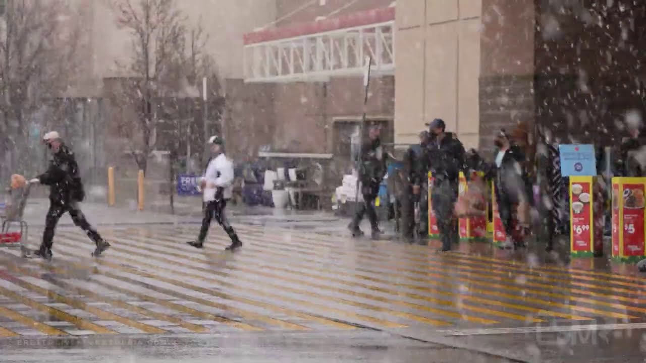 03-13-2021 Denver, CO - Major Snowstorm Begins - 1800 Flights Cancelled at DIA- Accumulations Start