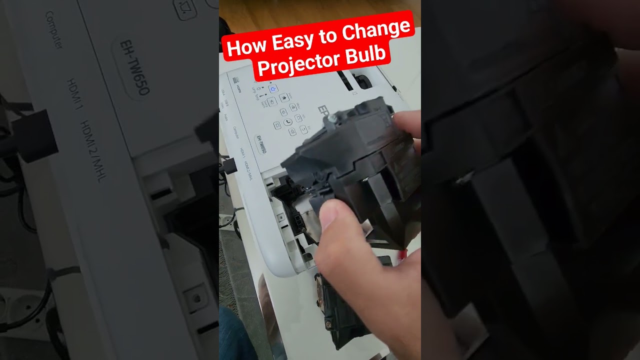 Cara Mudah Mengganti Bohlam Proyektor #proyektor #ustprojector #hometheater #gaming #epson #bioskop