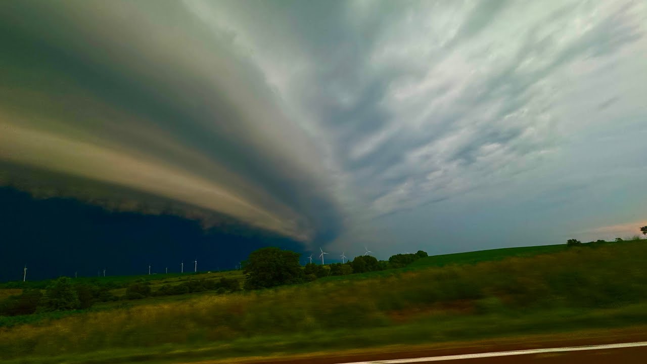 Northwest Missouri | MASSIVE Shelf Cloud & Insane Lightning Durning At Night - June 15, 2024