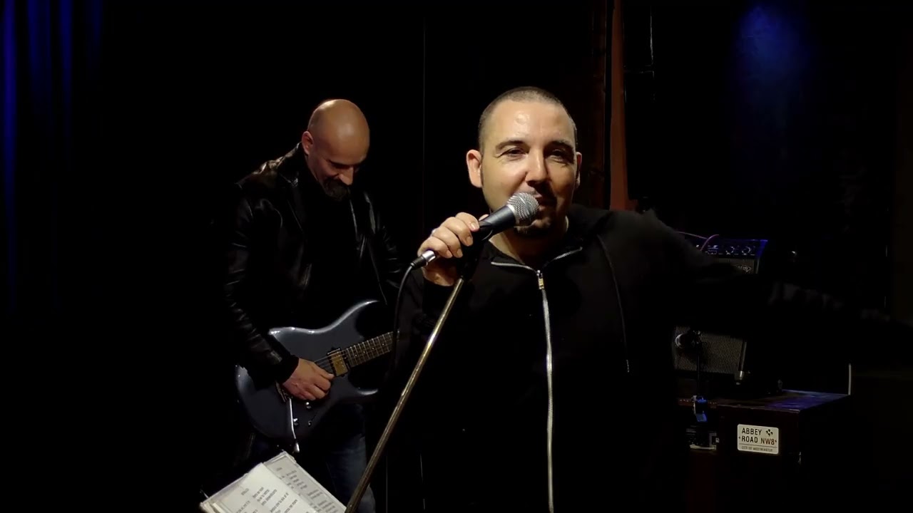 Enea canta mango live due brani nella mia Citt&agrave; e cuore