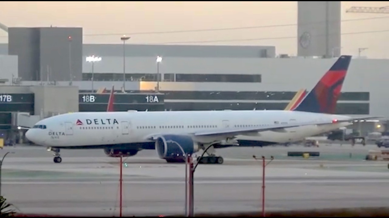 Los Angeles Airport (LAX) Plane Spotting | Delta Air Lines Boeing 777-200ER! | October 2020