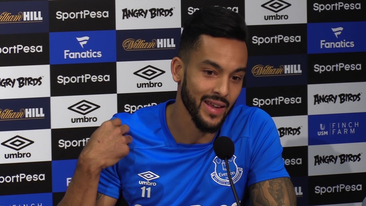 Walcott: I left Arsenal with my clothes in bin bags