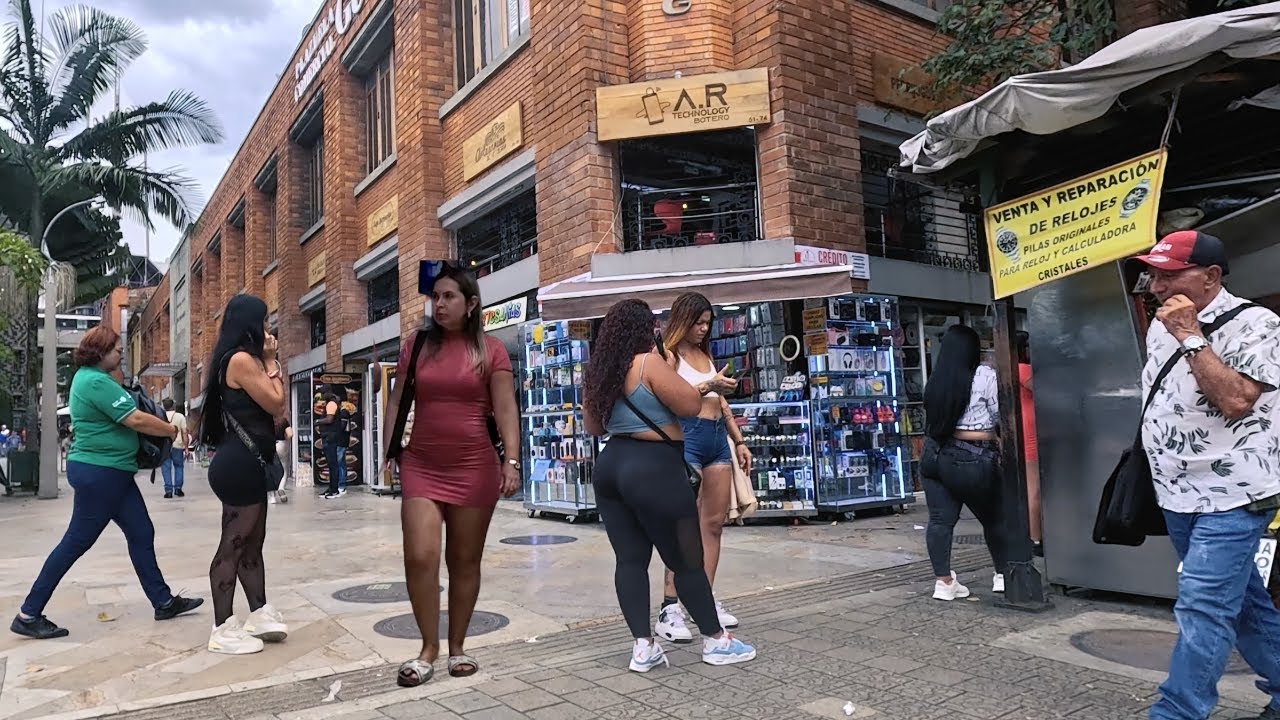 La Veracruz |Medellin Colombia |4K Walking Tour 2025👀