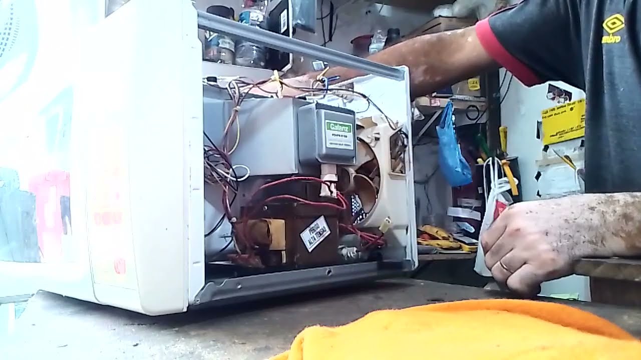 Microondas ta ligando mas nao esquenta