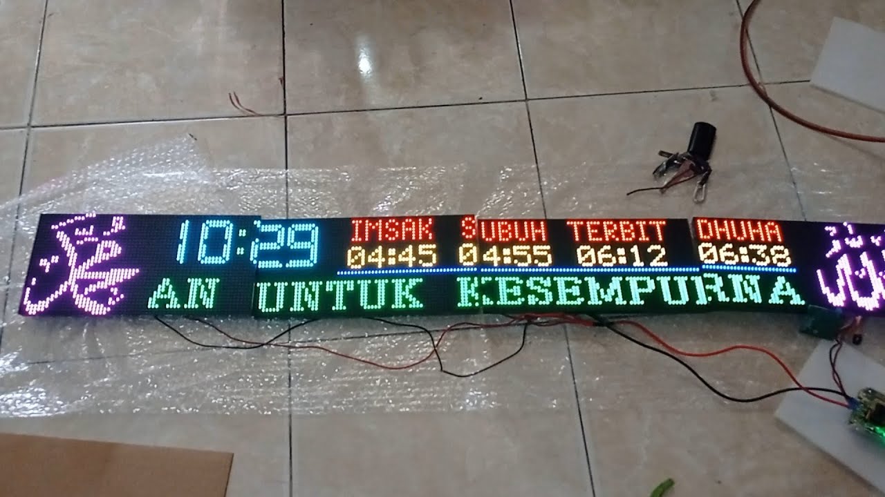 Membuat sendiri runing text jam sholat untuk masjid ternyata sangat mudah
