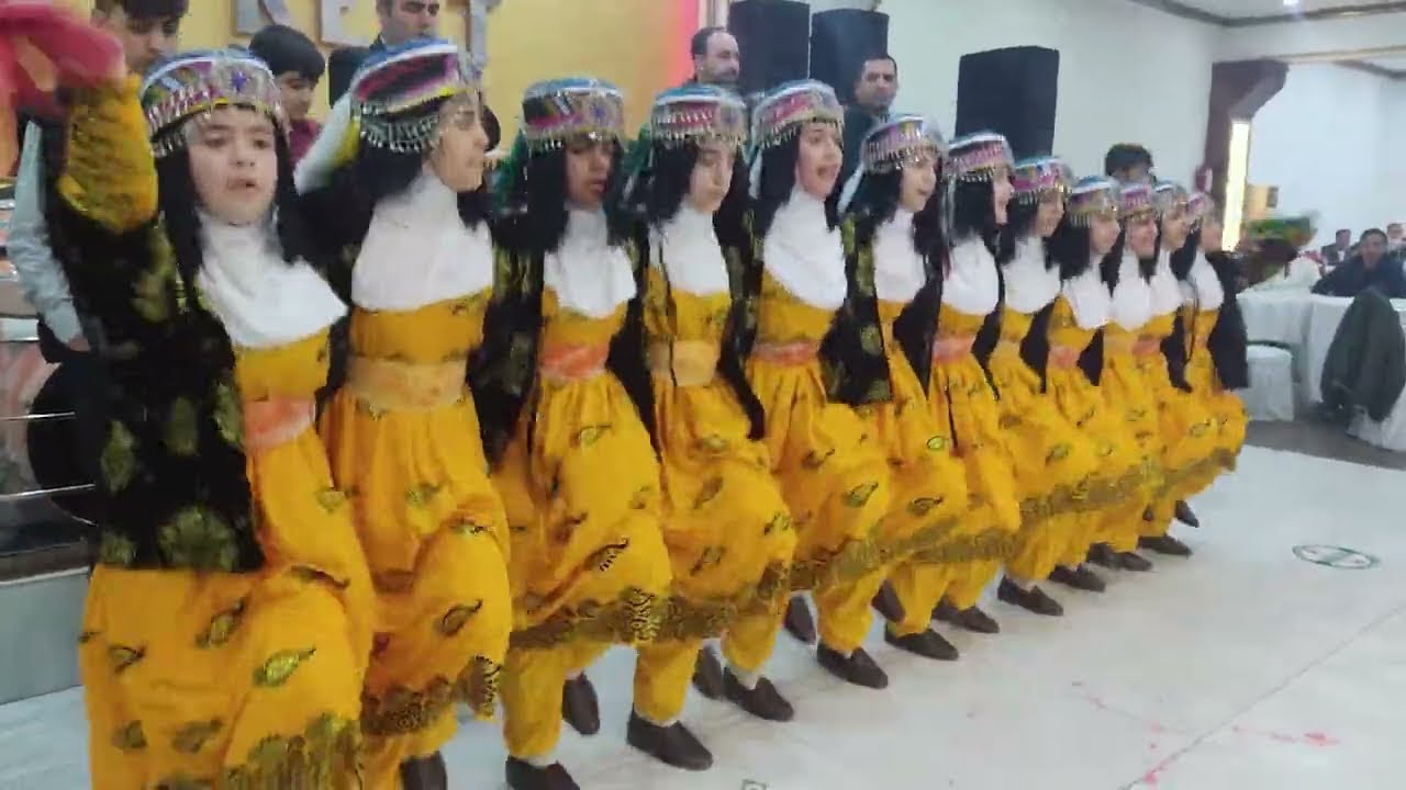 Halk Oyunları Kazım Karabekir Ortaokulu Bu çocuklar dehşet oynuyor.  Türkiye 1.