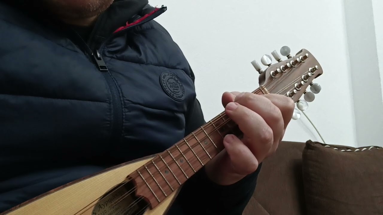 Ω σιγανε μου ποταμε !!!!! με νότες (σολφέζ) pocket mandolin κατασκευή Νίκου Αγριμακη !!!!!!!!