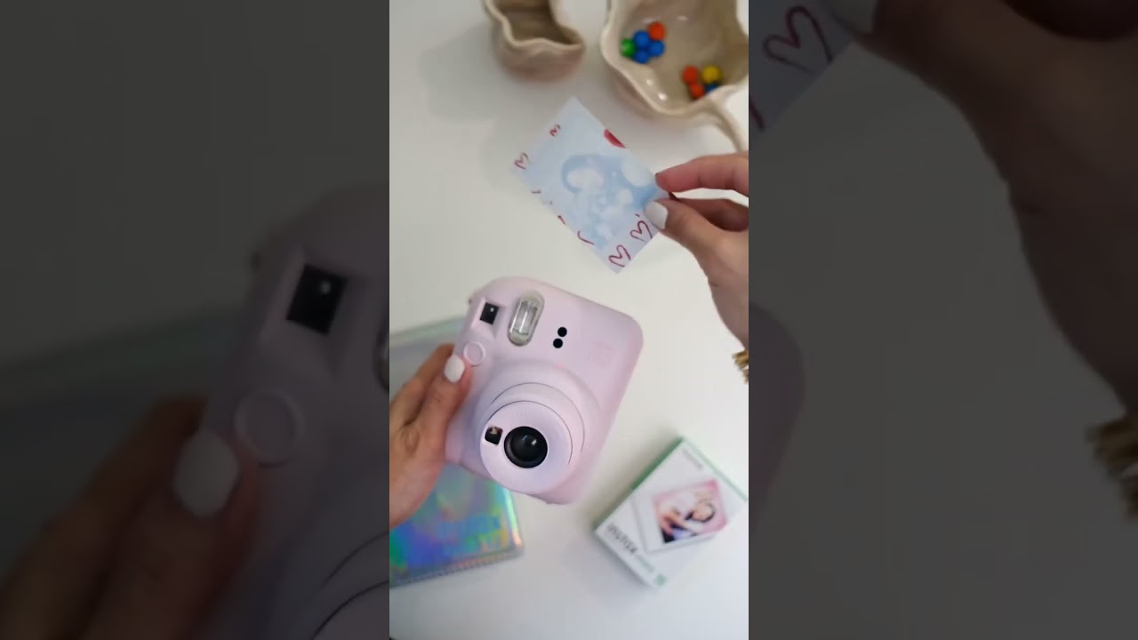 Camara instantanea ( Instax mini 12)