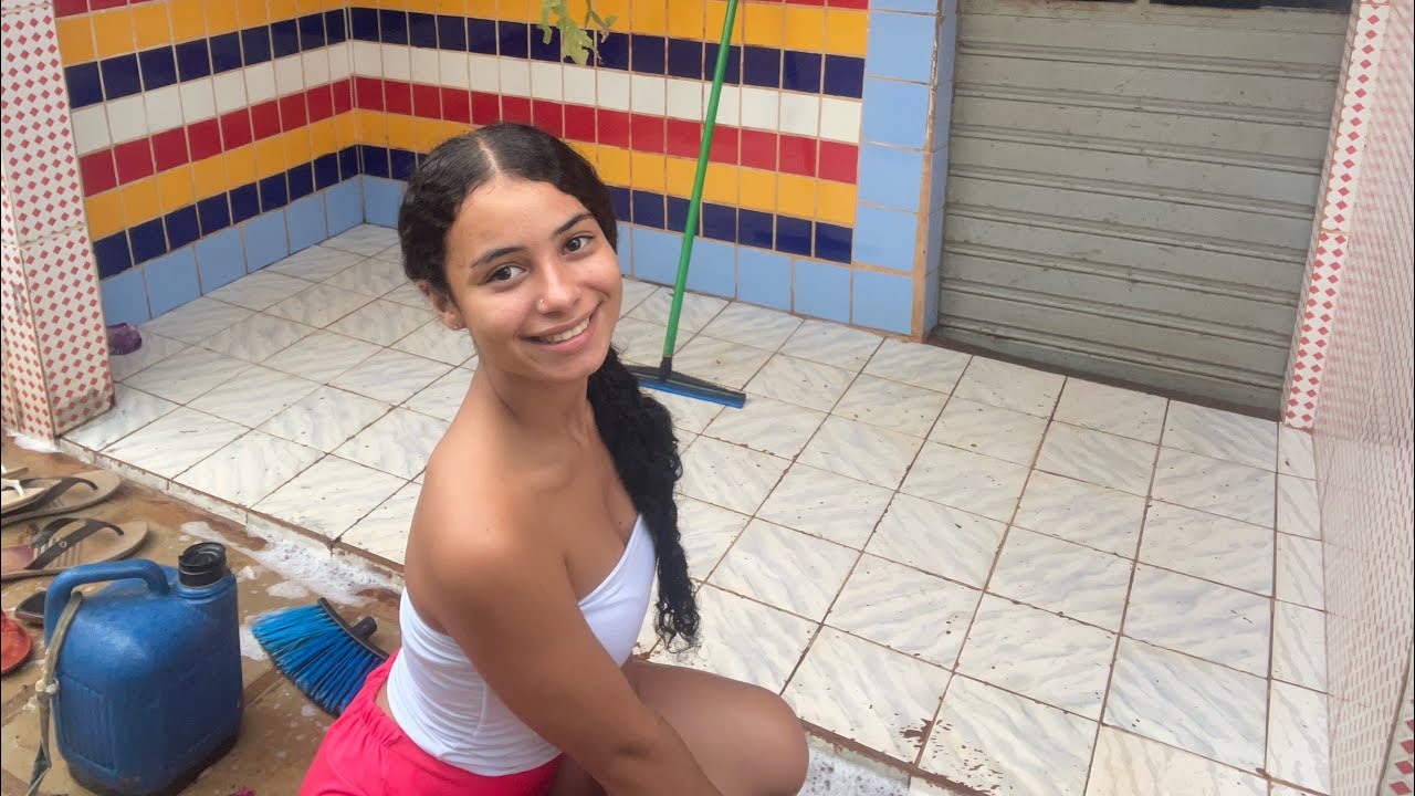 LAVANDO A &Aacute;REA DA MINHA V&Oacute;