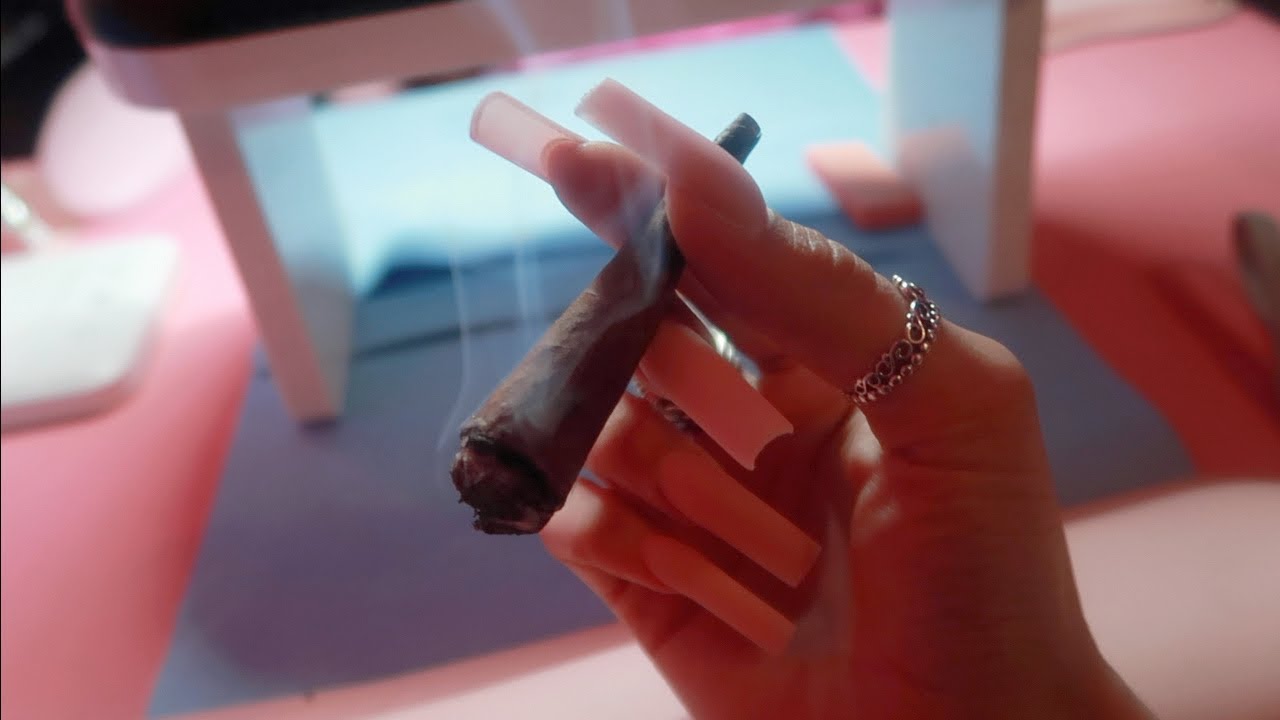 come to my nail appointment with me | stoner vlog