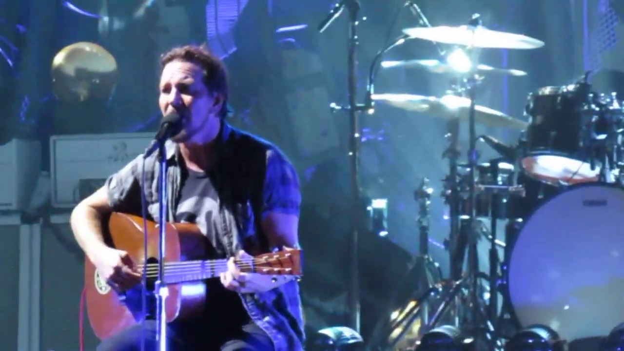Pearl Jam - Just Breathe, live in Chicago, August 18, 2018
