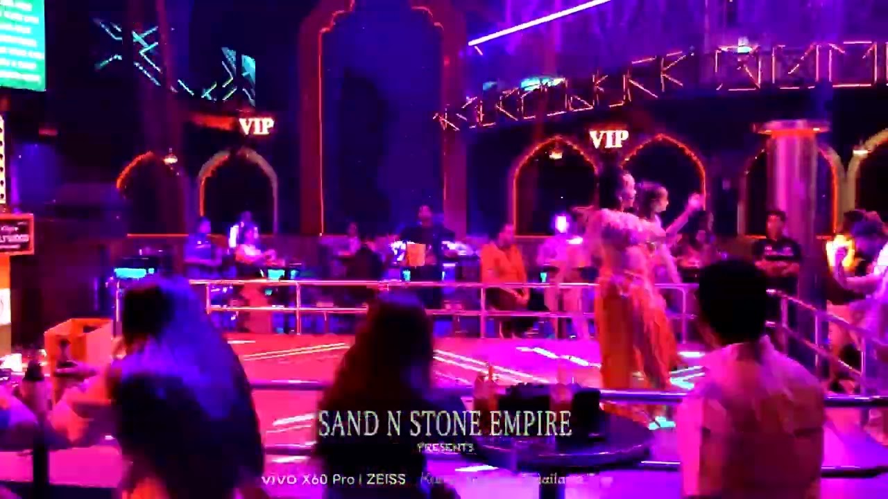 普吉岛 。 夜生活 。 Bollywood