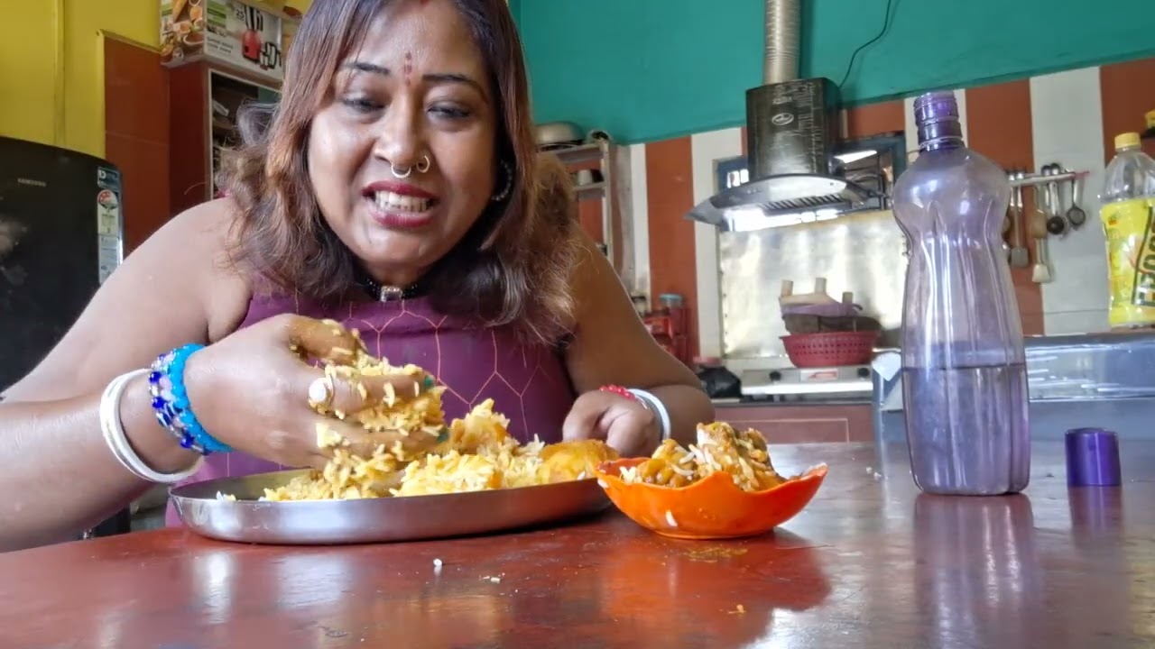 Lunch time m fish curry rice and vegetables khye to video dekho like share comment subscribe 🥗🍛🐟🏡🏡🏡