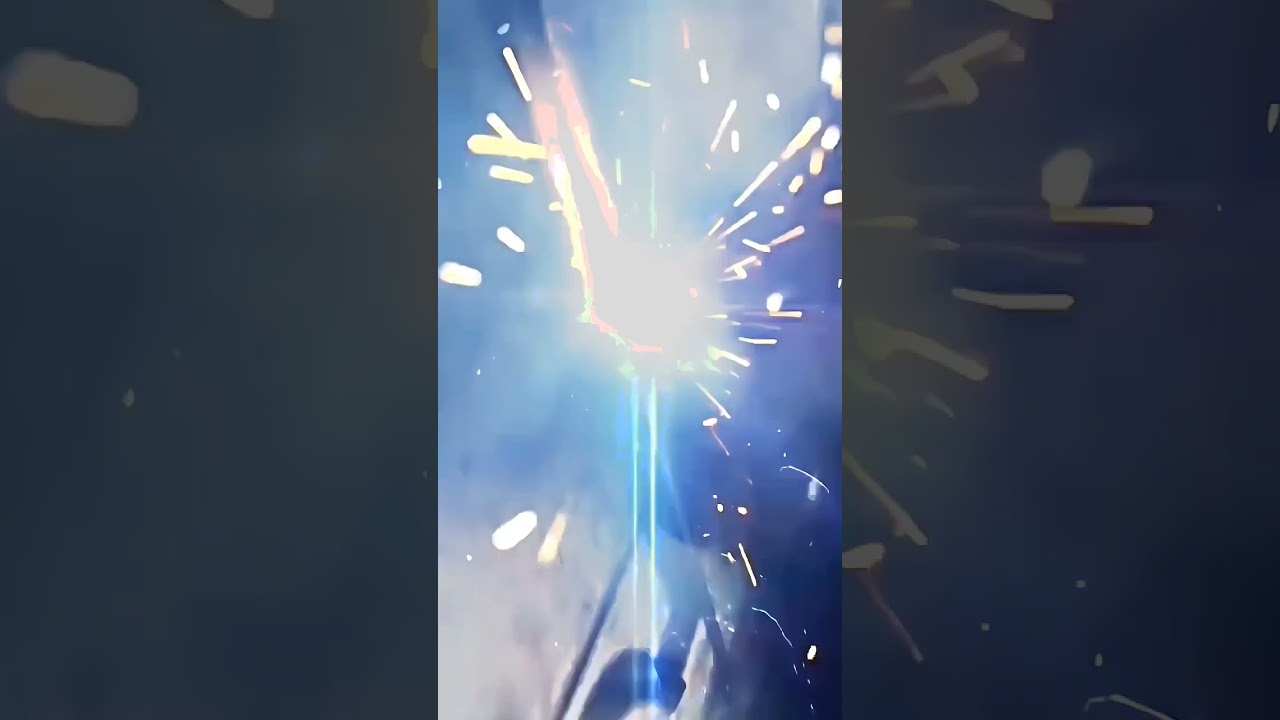 it looks  like transformer movie sine but it is not     car,cars,cars 2,cars 3,pixar,tarle,cars vs,