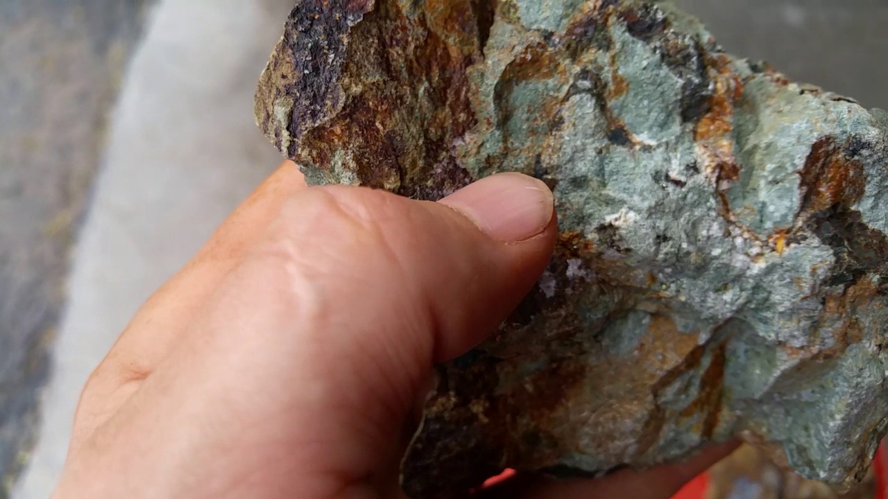 225B Visible Gold Sample