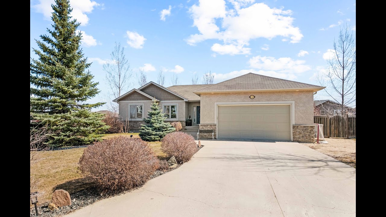 12 Bentley Pl For Sale In Niverville, MB