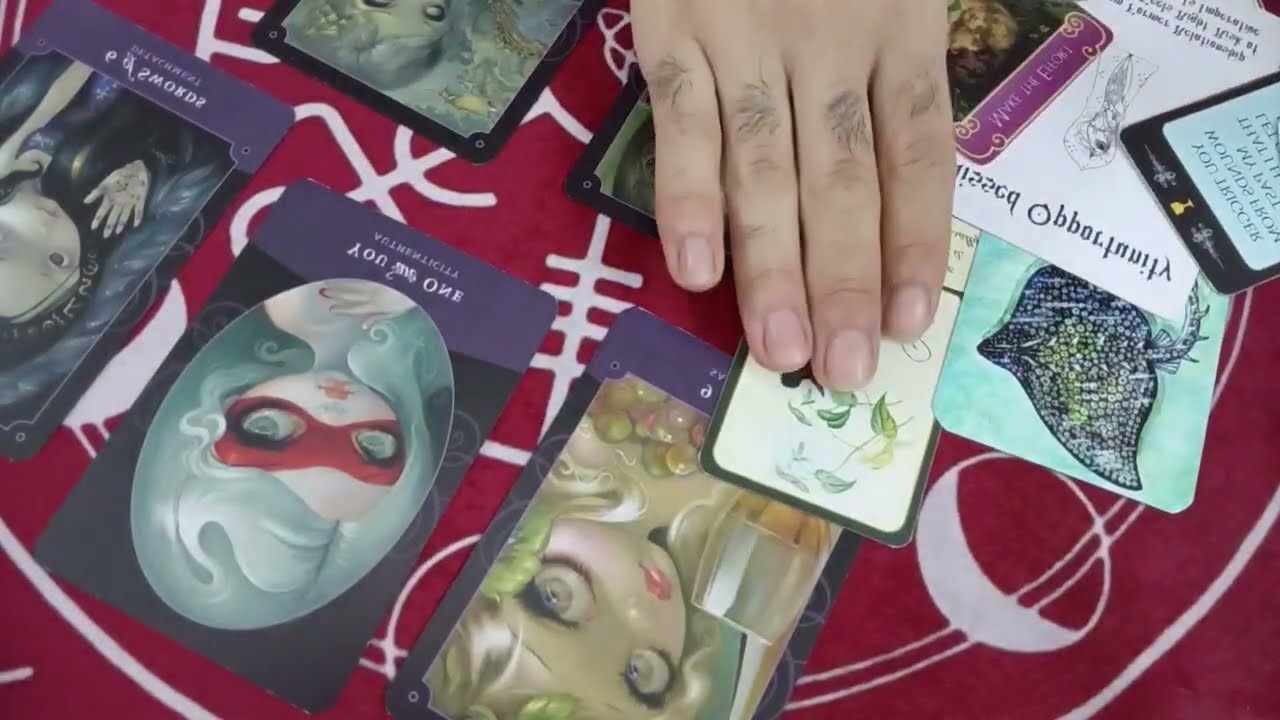 اختر كارت حط شخص في بالك مشاعره تجاهك فى اللحظه دى 
