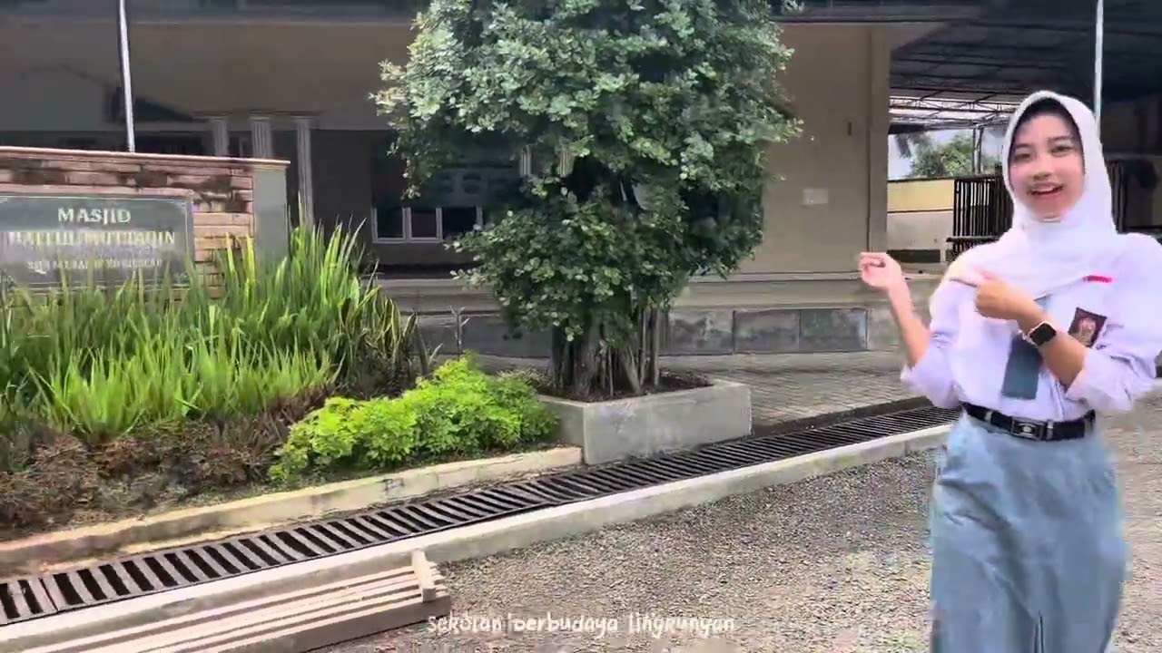 TUGAS SENIBUDAYA | Kelas XE8 | Kelompok 3.