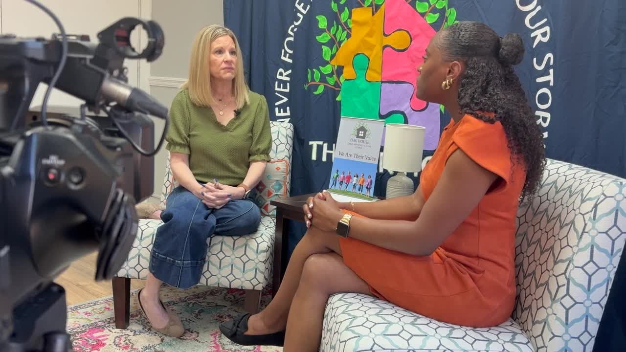 Bainbridge boutique hosts fashion show to support child abuse survivors