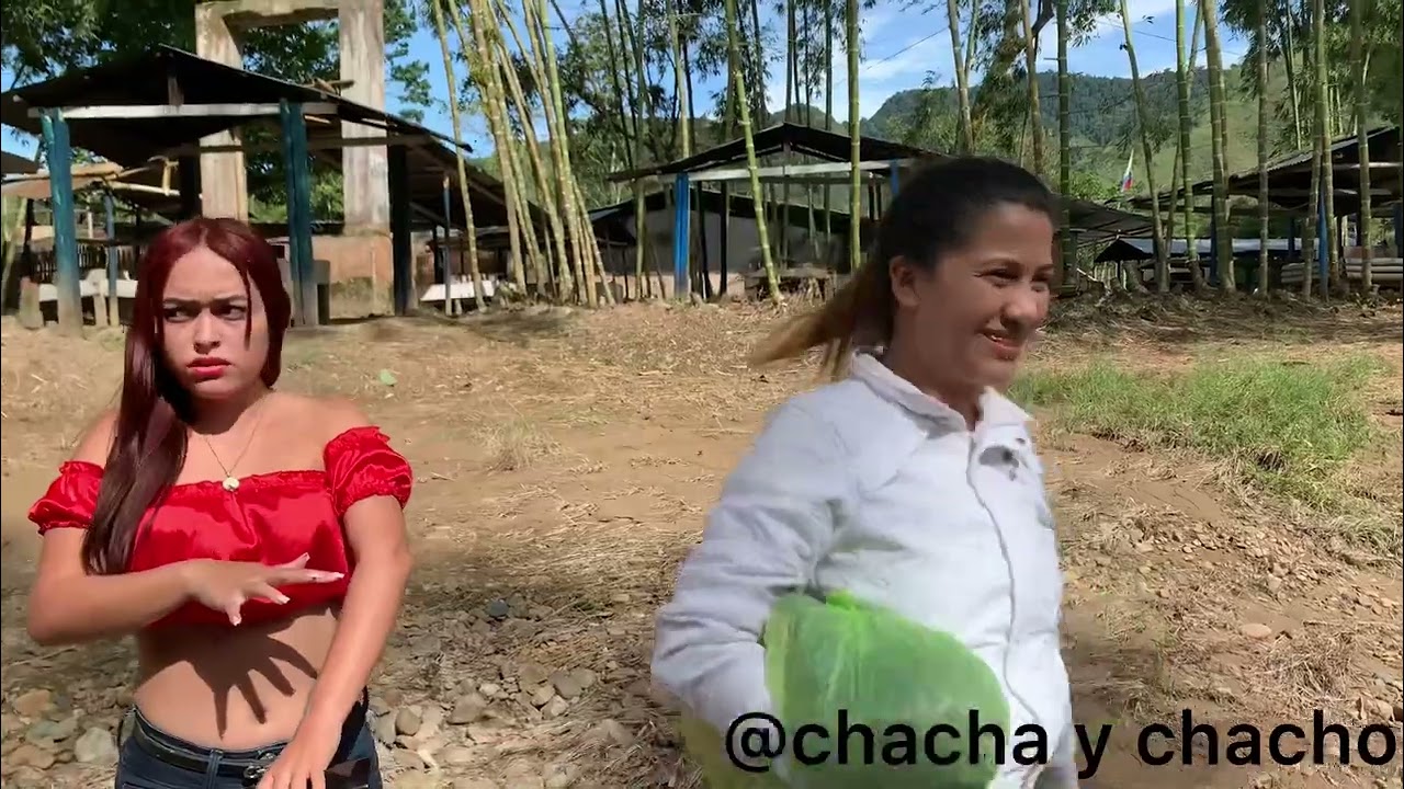 Visitando mi amiga la del campo😂🐝