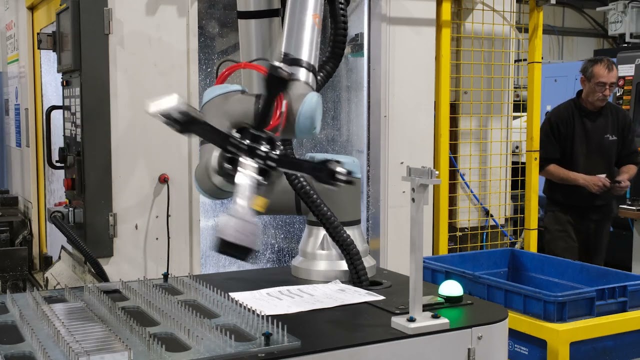 CoboTend CNC Machine Tending | Cobots Online | Universal Robots UR10e | Fanuc Robodrill (02)