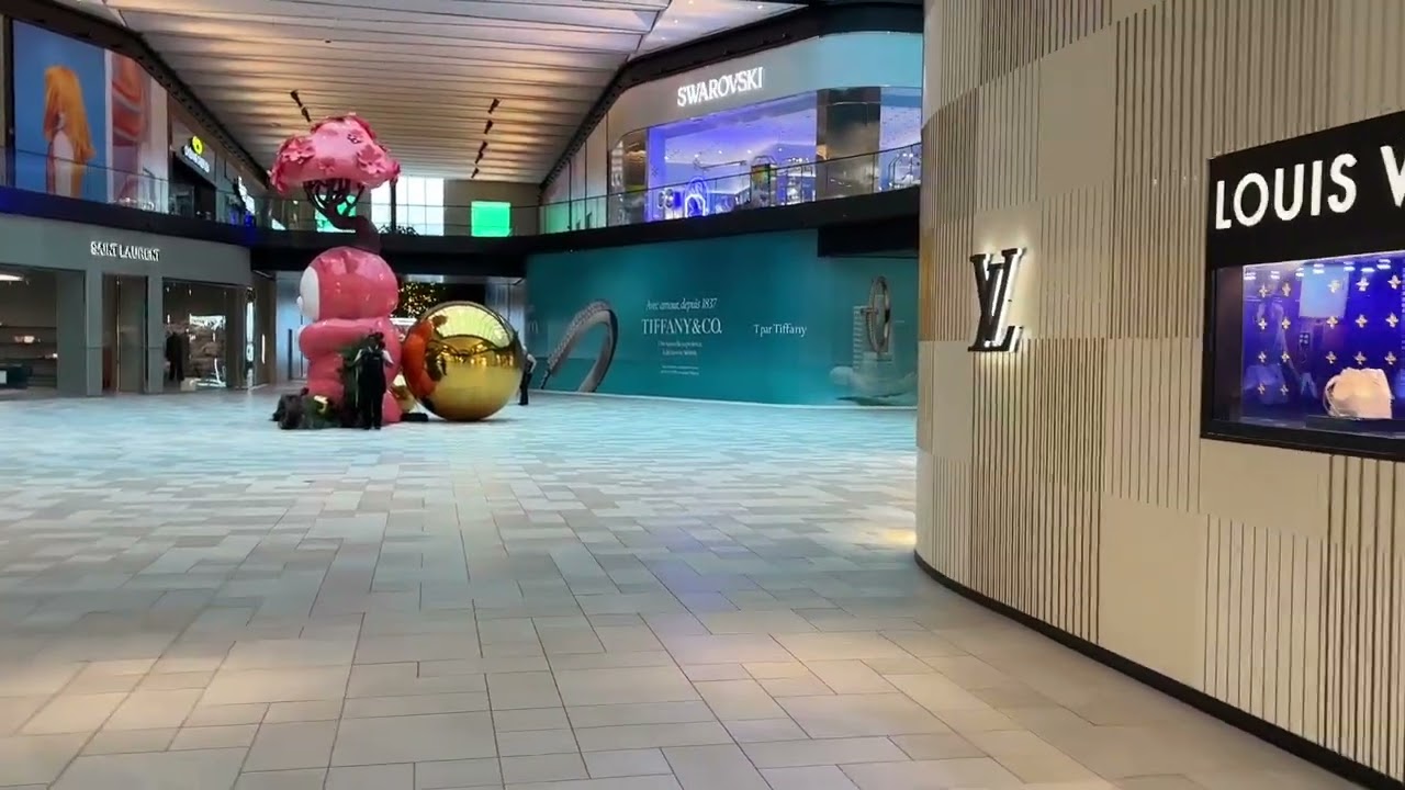 My latest visit to the Royalmount Shopping Complex in Montreal