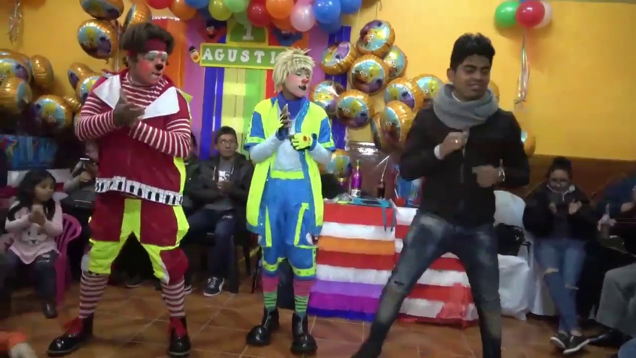 Cuando el papa baila mejor que el payaso