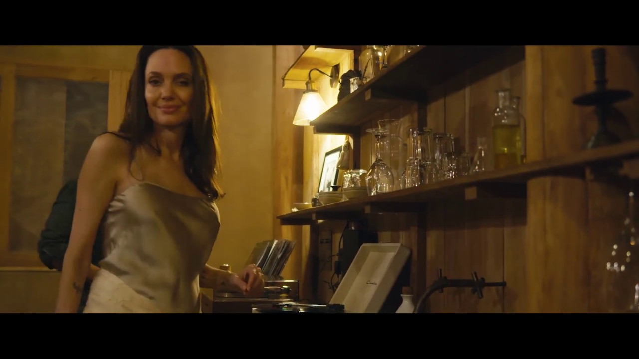 Angelina Jolie New Mon Guerlain Perfume Campaign