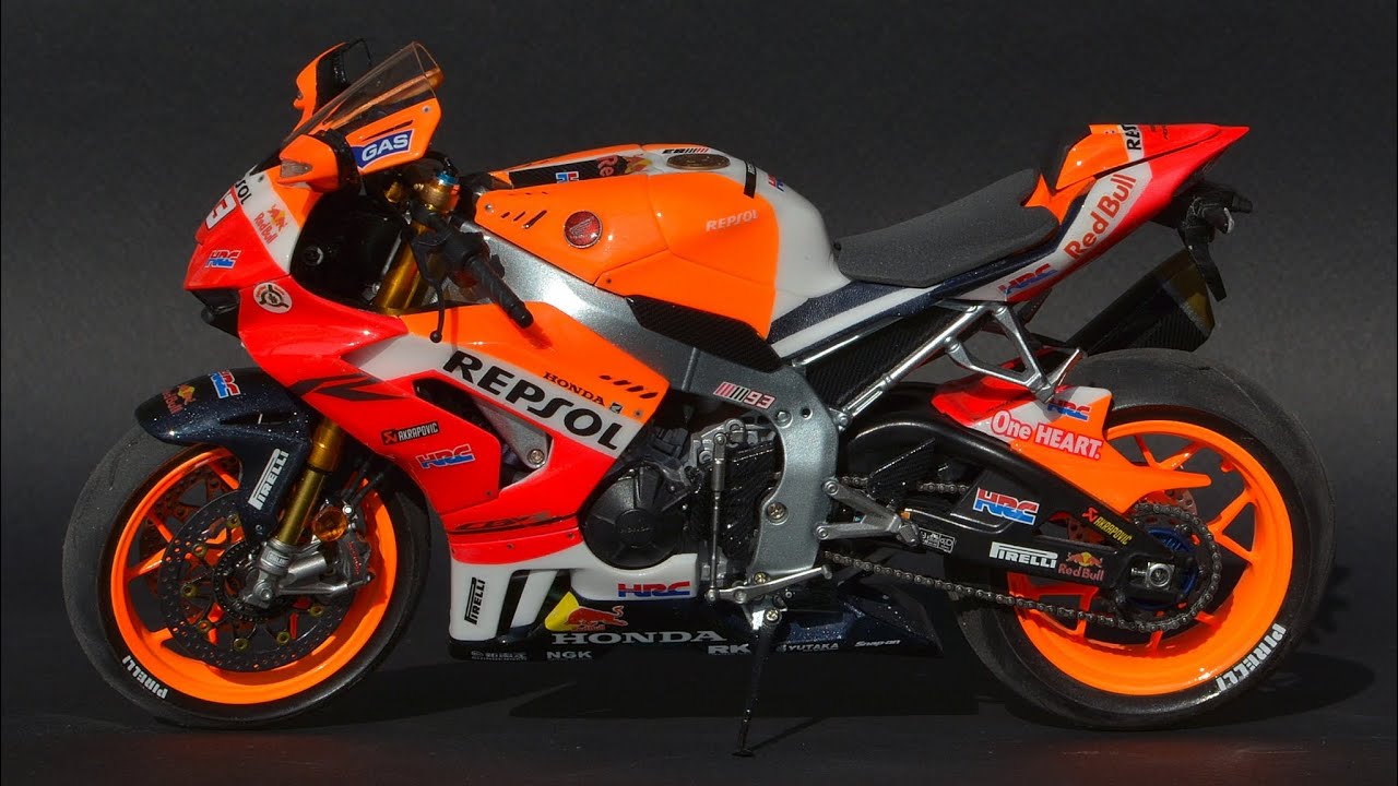 Honda CBR1000RR-R 1/12 Tamiya scale model
