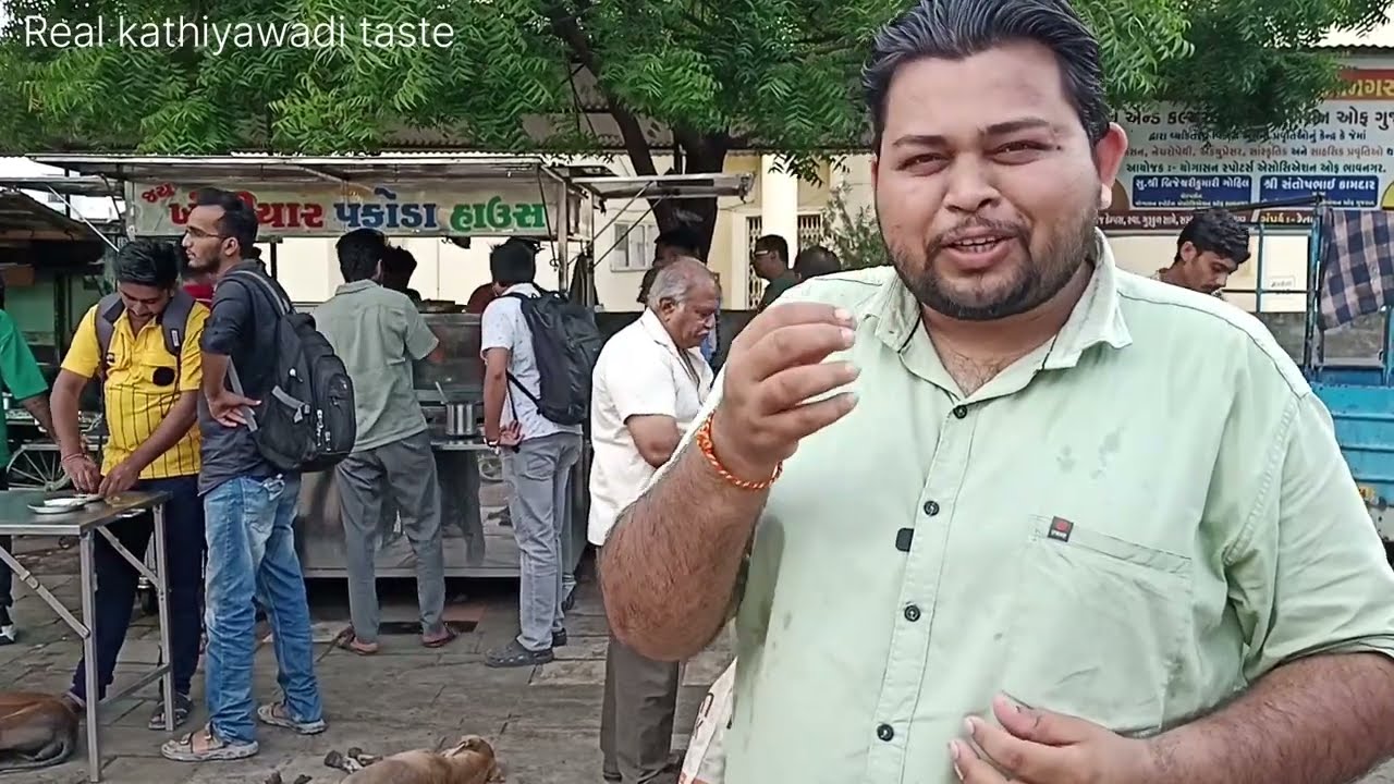 ભાવનગરમાં ધૂમ મચાવતા પવનભાઈના પાવ પકોડા | Bhavnagar Pav-Pakoda Vlog
