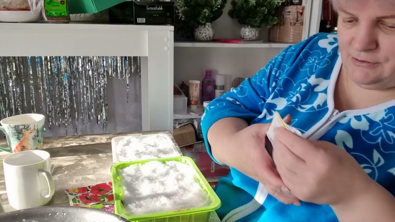 Первый пошёл,  сею петунию😁🌹🥰❤️❤️❤️