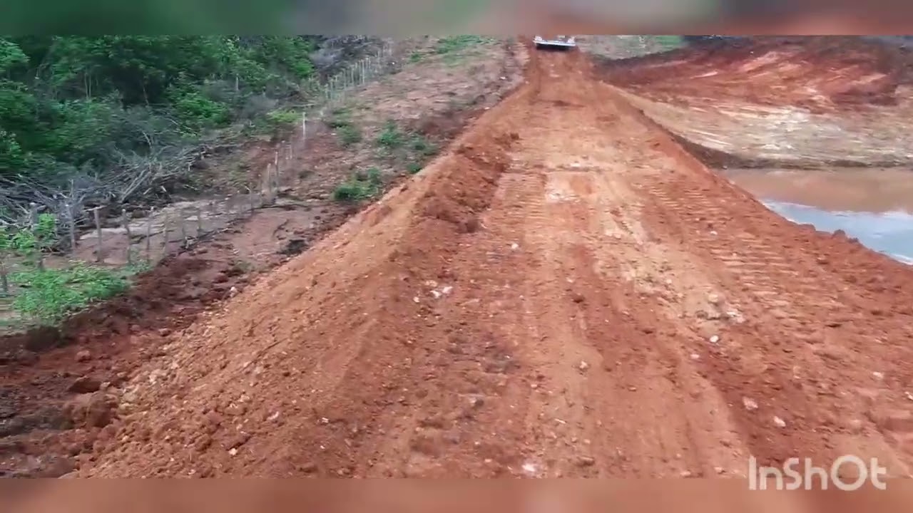 inchendo a outra ponta e dando acabamento em açude Trator de esteiras D6K!!! (part 3 e final)