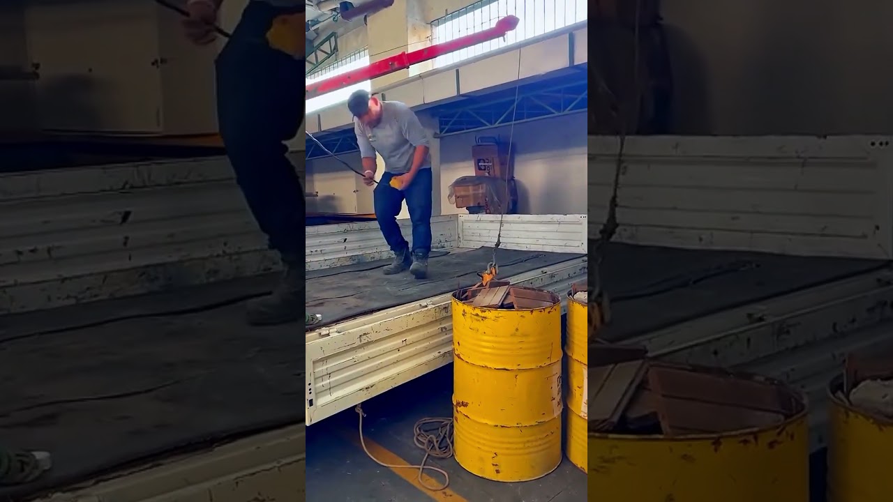 ELE ALUGA TAMBORES PARA ENTULHOS E EST&Aacute; ENCHENDO O BOLSO DE DINHEIRO 👷🚧🤯