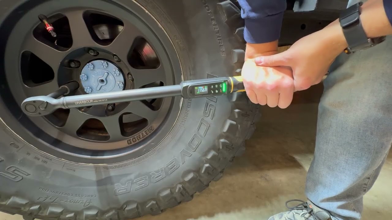 How to use Uharbour Digital Torque Wrench