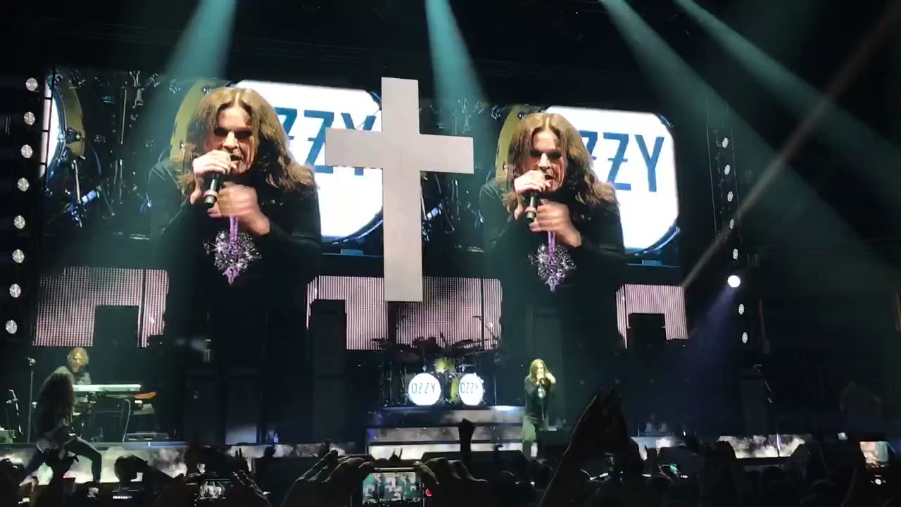 Ozzy Osbourne-Bark at the Moon ( Movistar Stgo 2018)