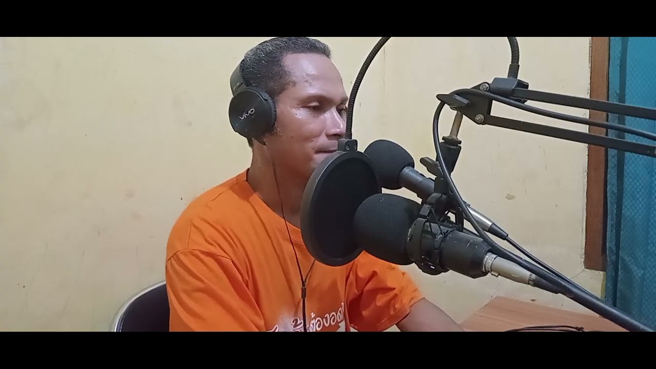 HITAM MANGUSTANG/(Lagu Ambon.) Yoppie Latul. Cover Benyamin Tarung.