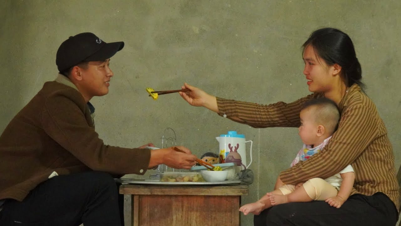 16-year-old single mother harvests shallots to sell and cooks delicious meals to enjoy with Jon.