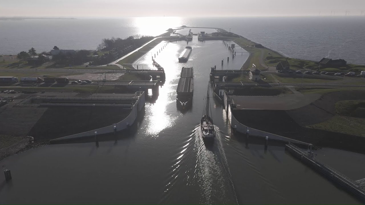 Vaart van Lelystad via het IJsselmeer en Waddenzee naar Harlingen.